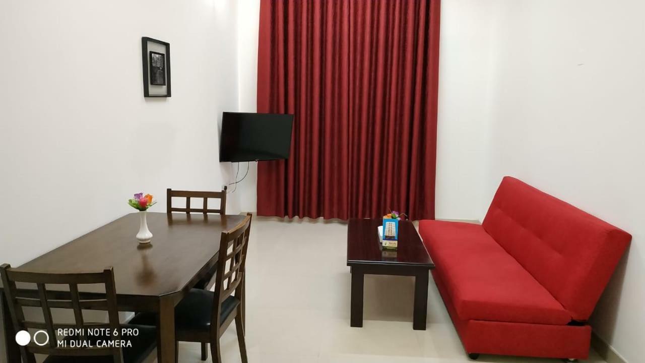 Azaiba Hotel Apartments Mascate Esterno foto
